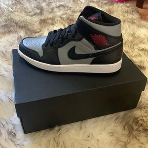 Air Jordan 1 Mid